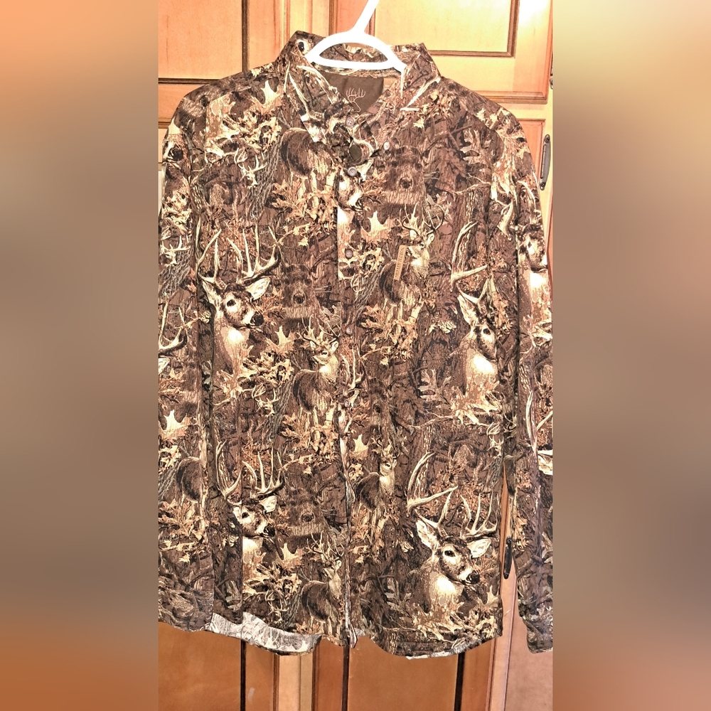Mens Buck Button Down Shirt From North River Outfitters  Size LRG